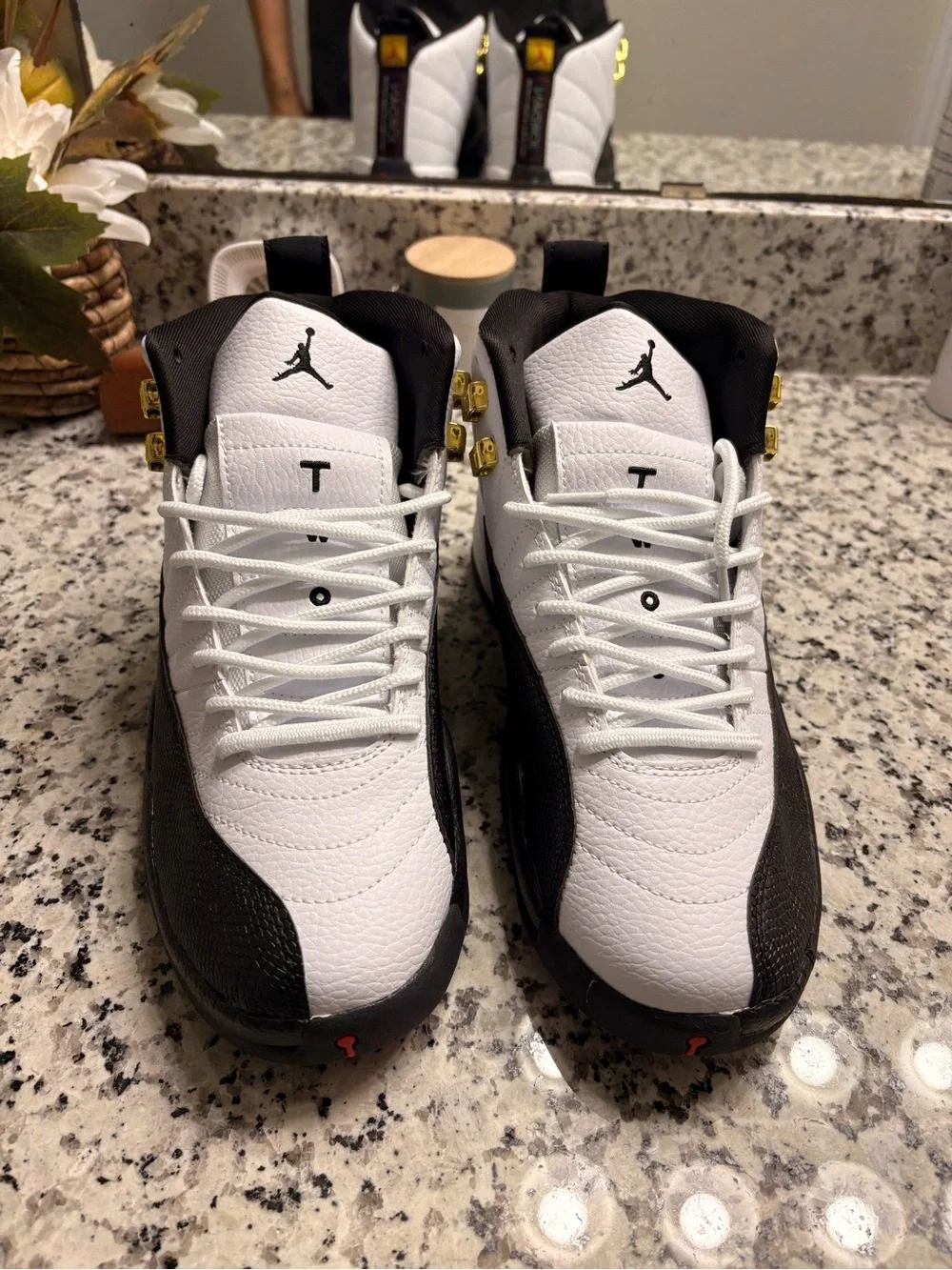 Jordan 12 taxi Men’s size 8